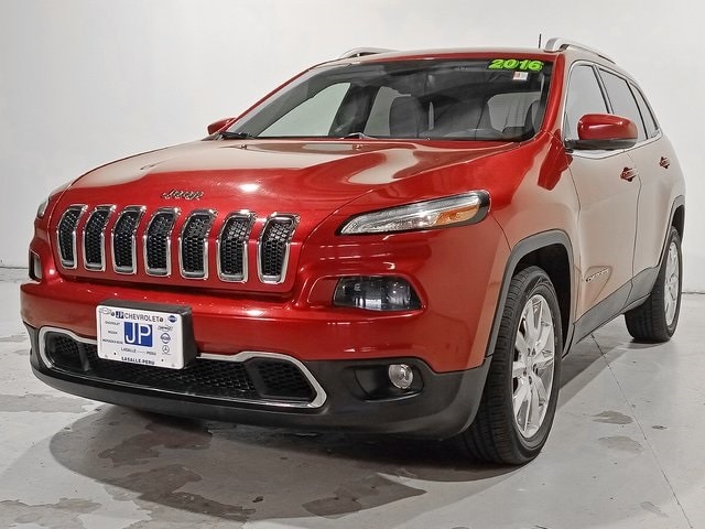 Used 2016 Jeep Cherokee Limited with VIN 1C4PJLDB4GW229555 for sale in Peru, IL