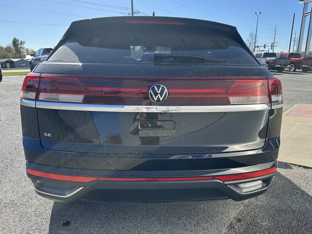 Used 2024 Volkswagen Atlas Cross Sport 2.0T SE