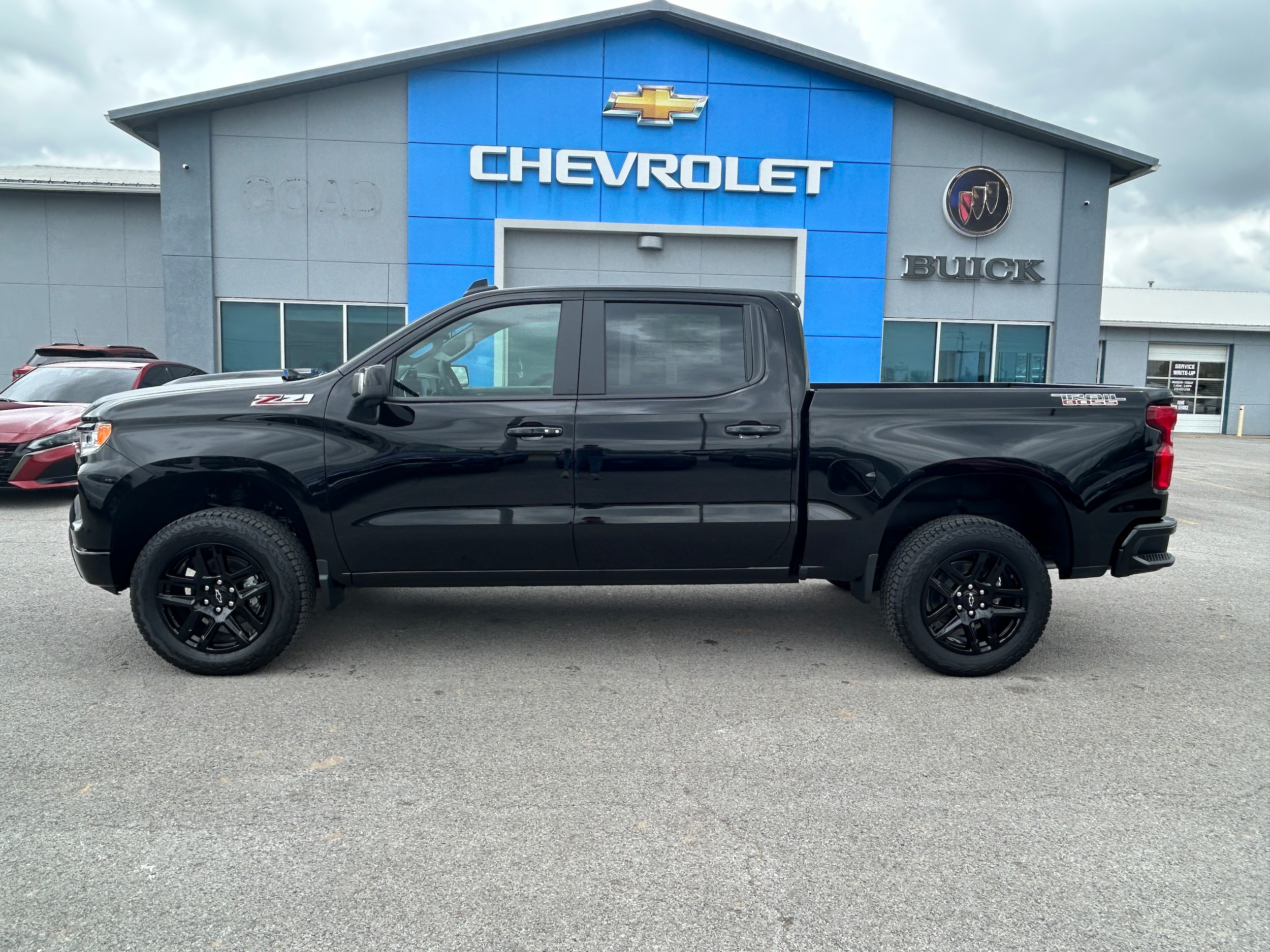 View vehicle photo 4