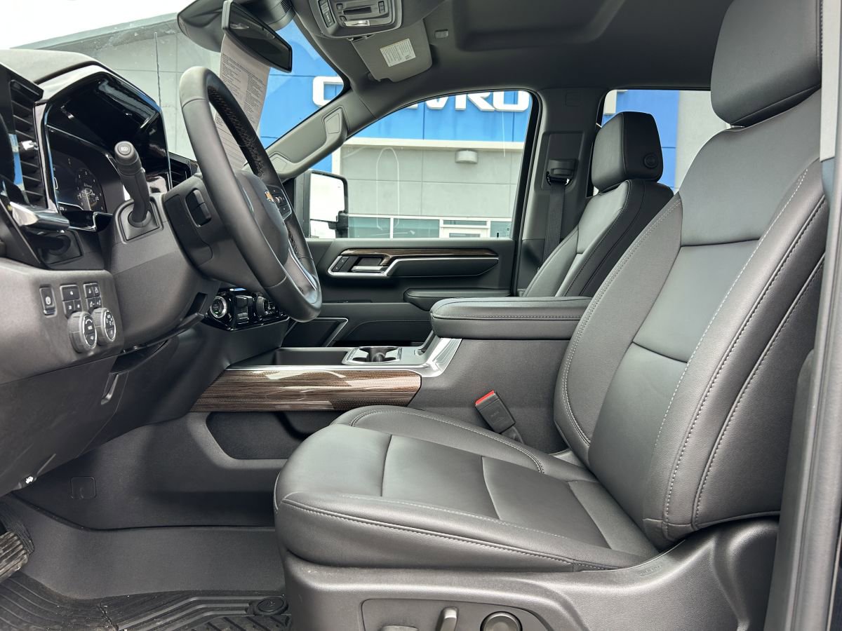 2025 Chevrolet Silverado 2500HD LT - Photo 8