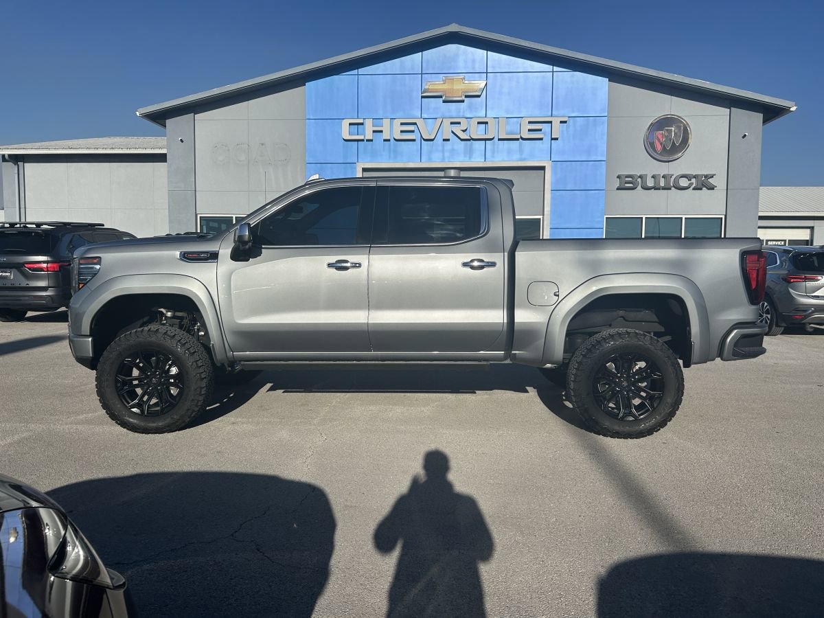 2025 GMC Sierra 1500 SLT - Photo 4