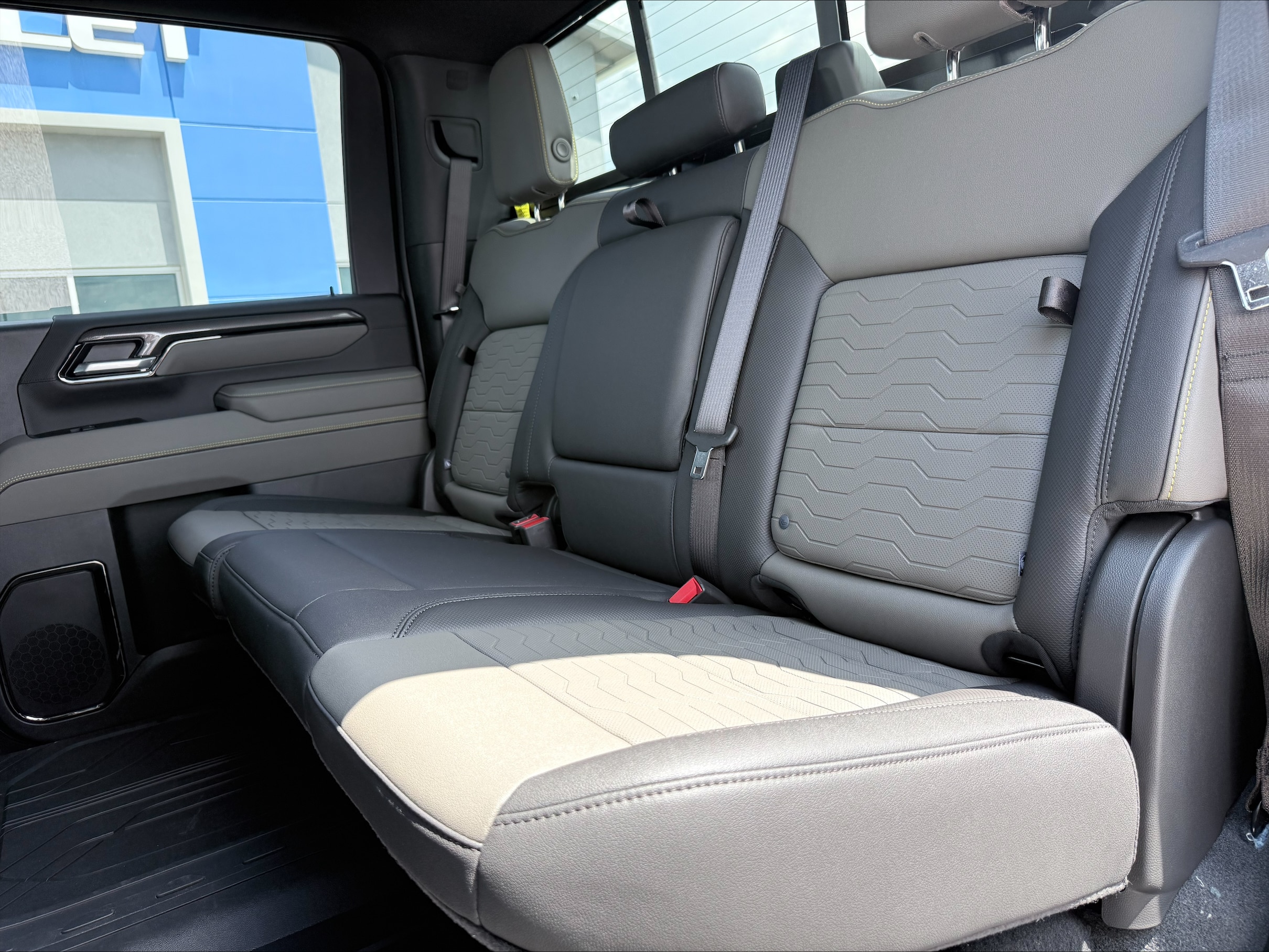 2026 Chevrolet Silverado 2500 HD ZR2 - Photo 13