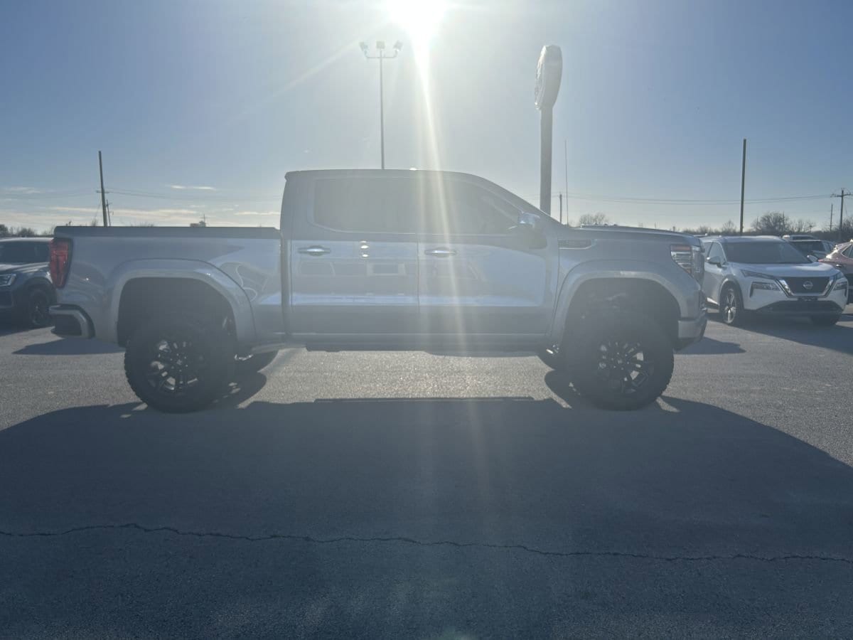 2025 GMC Sierra 1500 SLT - Photo 3