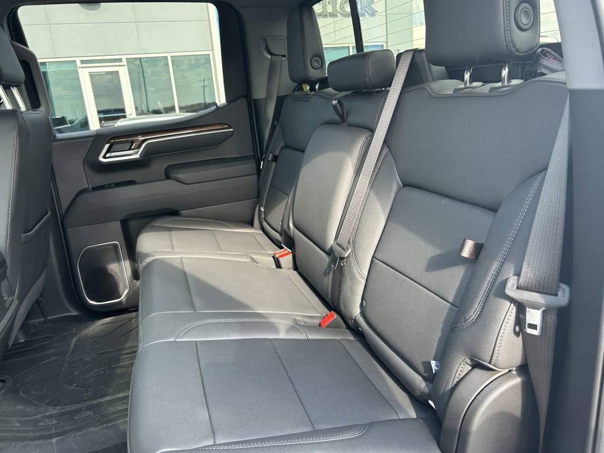 2025 Chevrolet Silverado 1500 RST - Photo 13