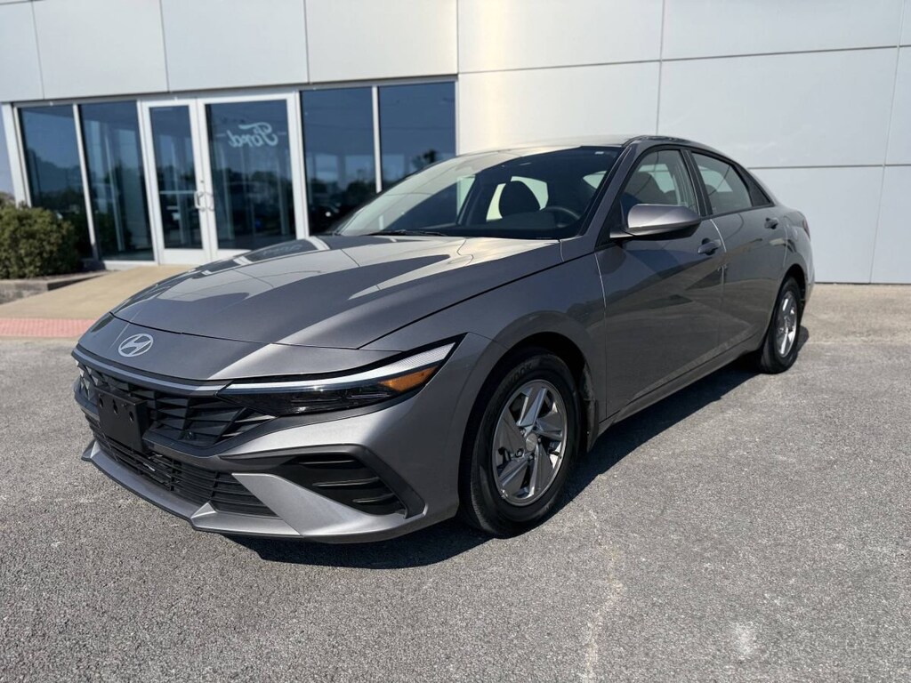 Used 2024 Hyundai Elantra SE
