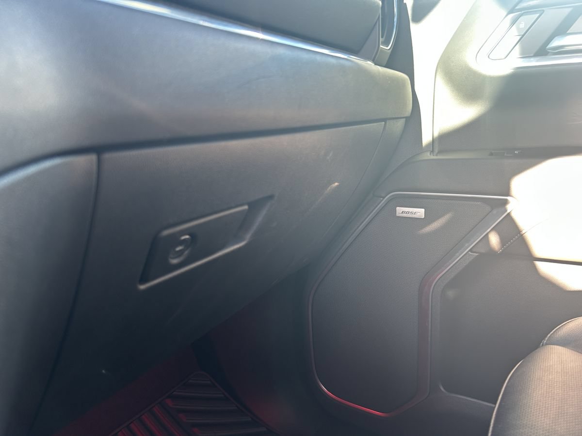 2025 GMC Sierra 1500 SLT - Photo 11