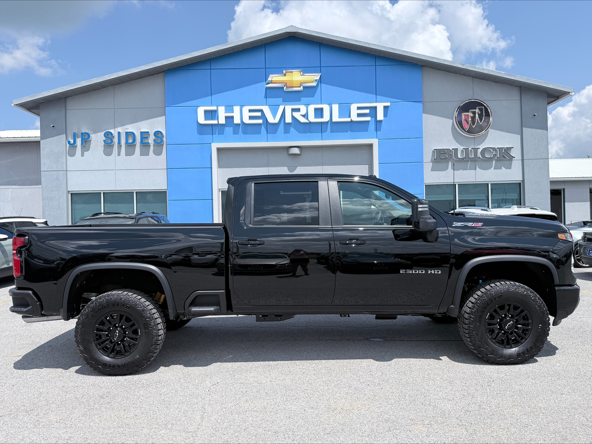2026 Chevrolet Silverado 2500 HD ZR2 - Photo 8