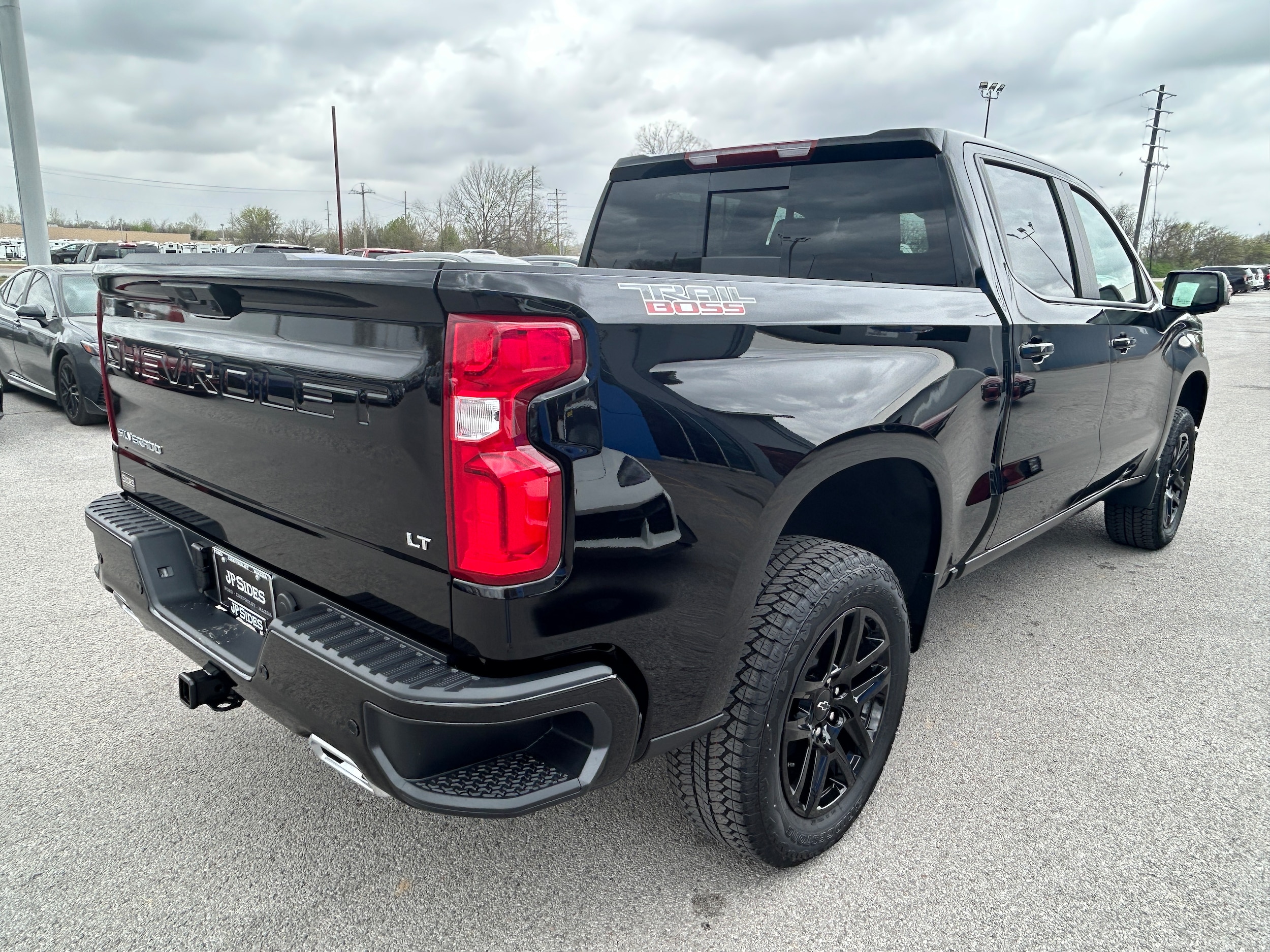 View vehicle photo 6