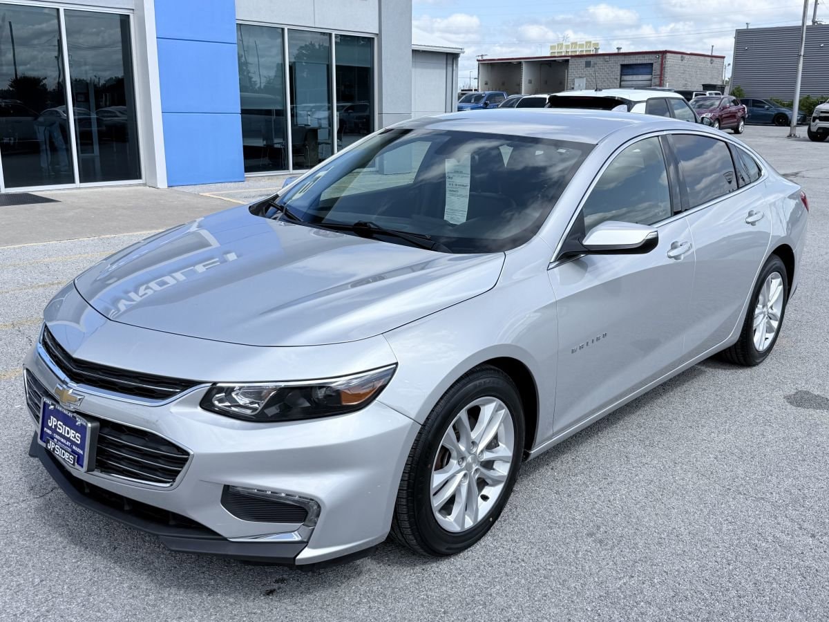 2017 Chevrolet Malibu 1LT's photo