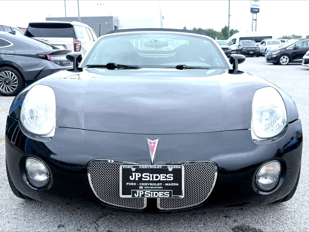 Used 2006 Pontiac Solstice Base with VIN 1G2MB35B16Y119598 for sale in Anna, IL