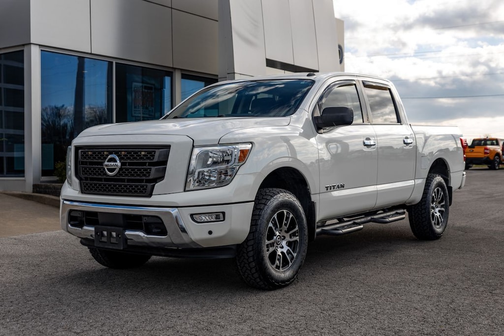 Used 2021 Nissan Titan SV Crewcab 4x4 Truck Crew Cab