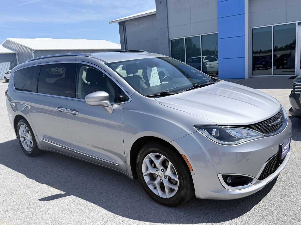 Used 2018 Chrysler Pacifica Touring L Plus with VIN 2C4RC1EG7JR270392 for sale in Anna, IL