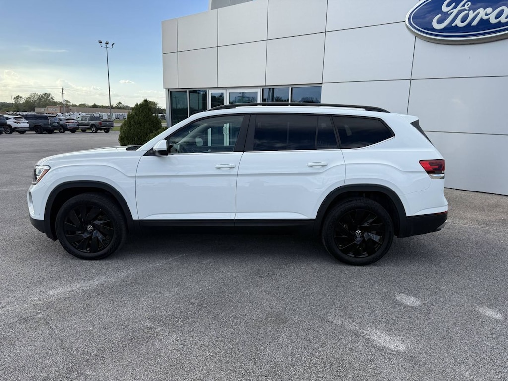 Used 2024 Volkswagen Atlas SE w/ Tech SUV