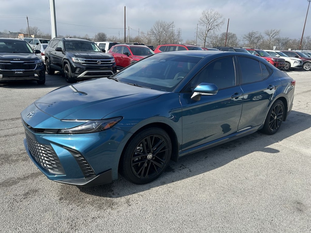 Used 2025 Toyota Camry SE Sedan