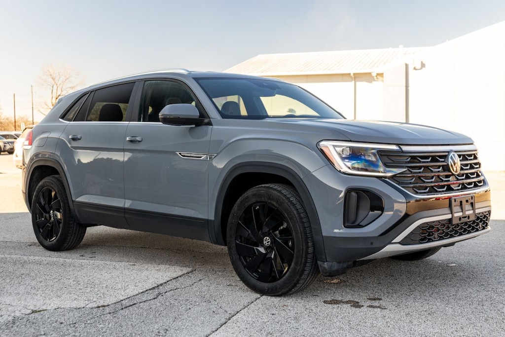 Used 2024 Volkswagen Atlas Cross Sport SE w Technology SUV