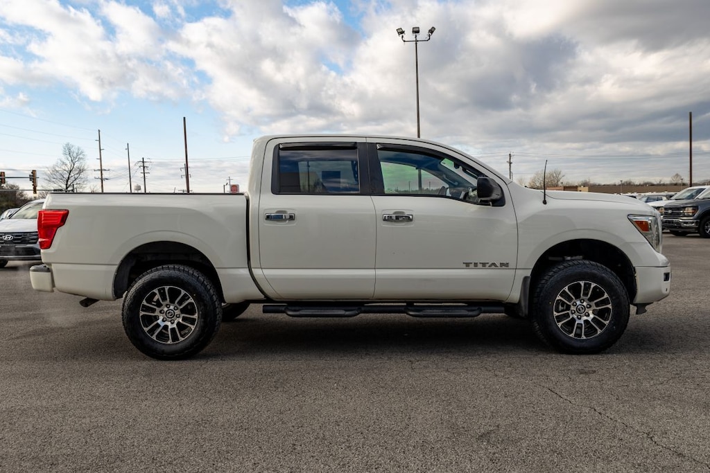 Used 2021 Nissan Titan SV Crewcab 4x4 Truck Crew Cab