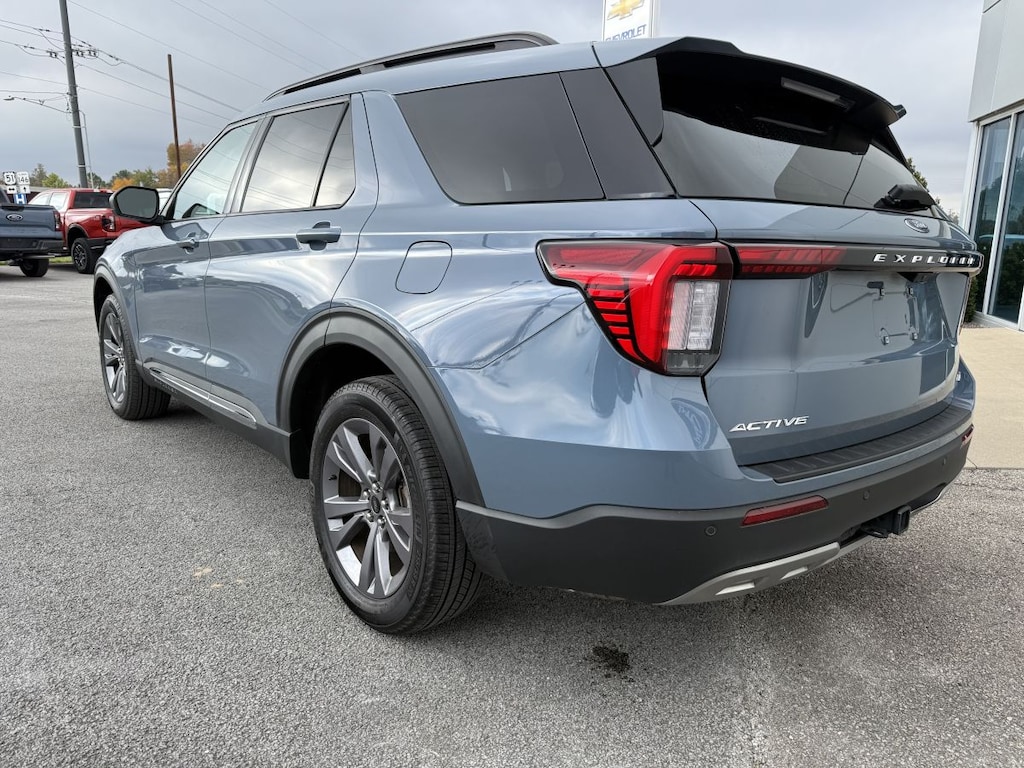 Used 2025 Ford Explorer Active SUV
