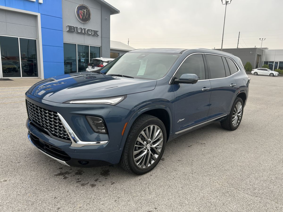 2025 Buick Enclave Avenir's photo