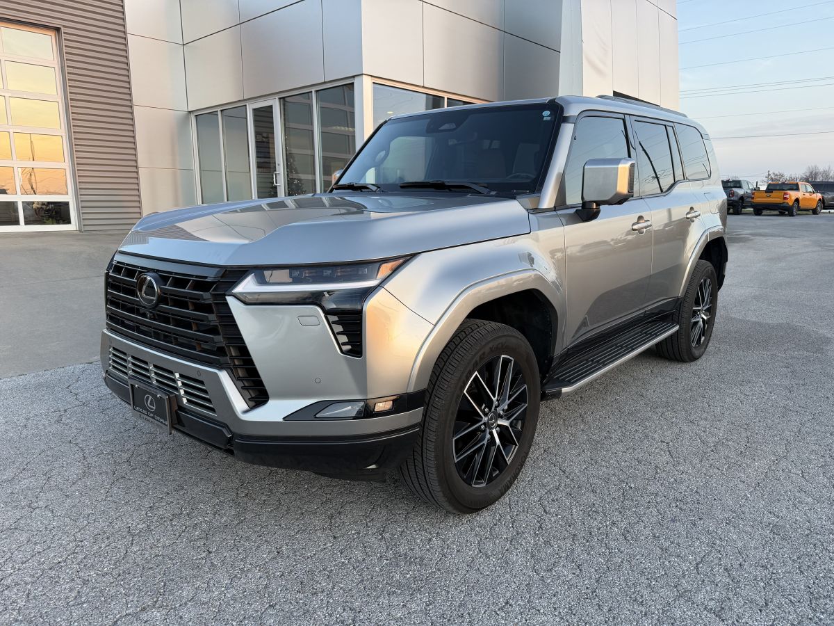 2024 Lexus GX Premium's photo
