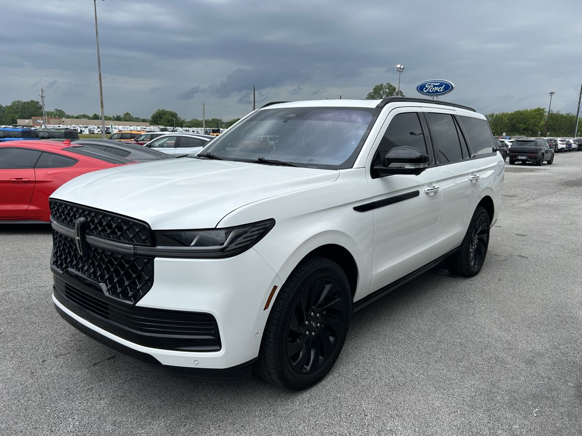 2025 Lincoln Navigator Reserve 4WD's photo