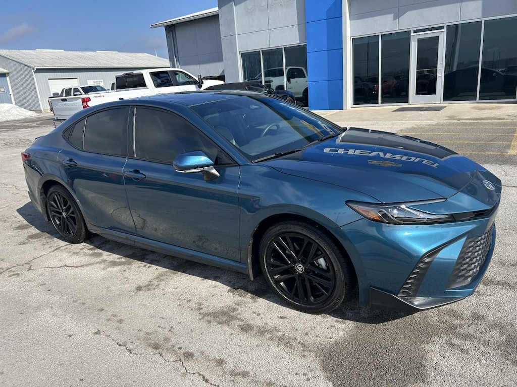 Used 2025 Toyota Camry SE Sedan