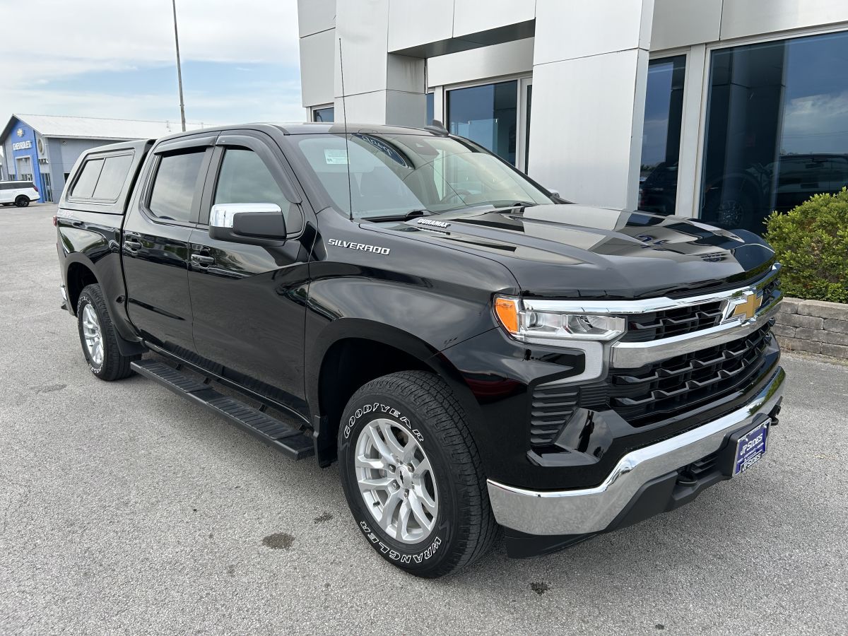 Used 2023 Chevrolet Silverado 1500 LT with VIN 1GCUDDE81PZ146201 for sale in Anna, IL