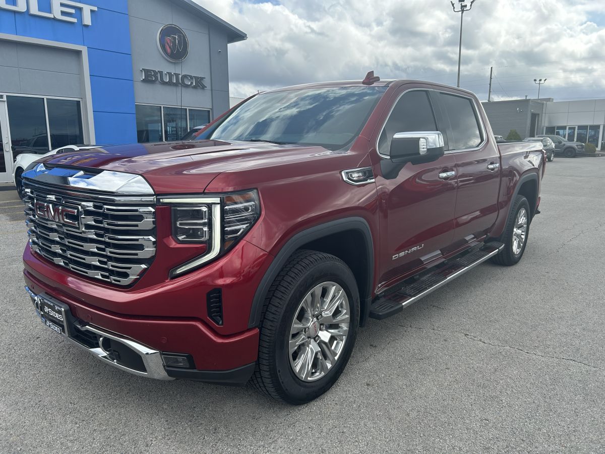 2022 GMC Sierra 4WD Crew Cab Standard Box Denali's photo