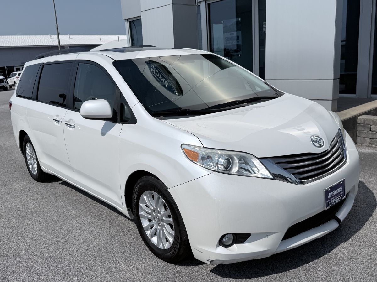 Used 2015 Toyota Sienna XLE with VIN 5TDYK3DC2FS527658 for sale in Anna, IL