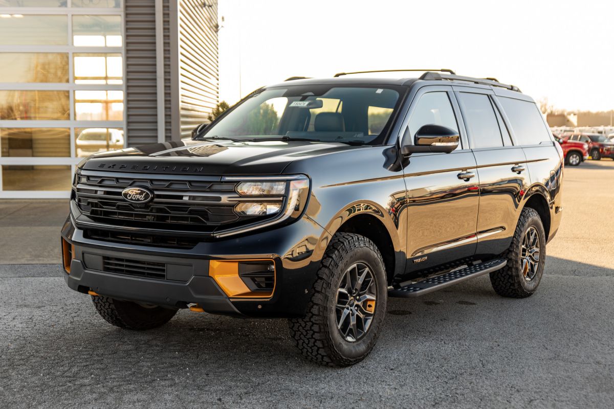 2025 Ford Expedition Tremor's photo