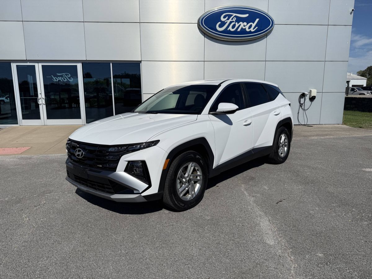 2025 Hyundai Tucson SE's photo