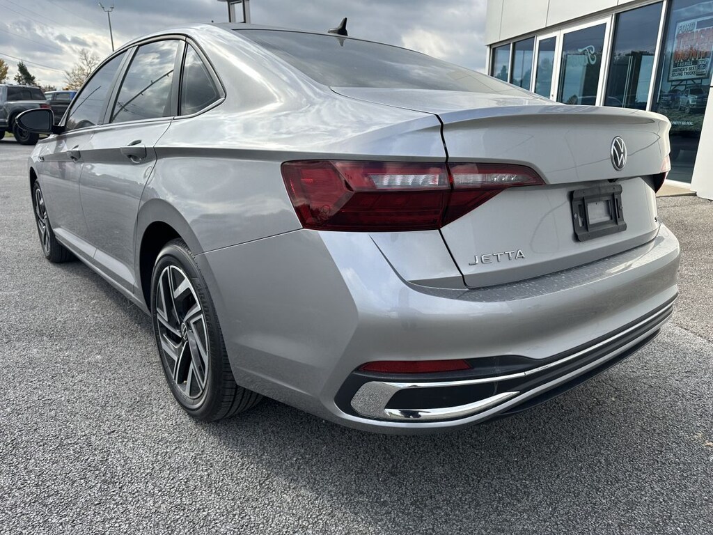 Used 2022 Volkswagen Jetta SEL Sedan