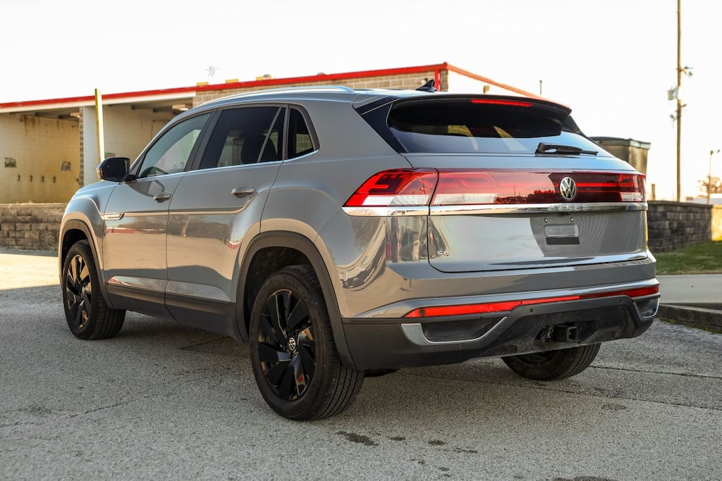 Used 2024 Volkswagen Atlas Cross Sport SE w Technology SUV