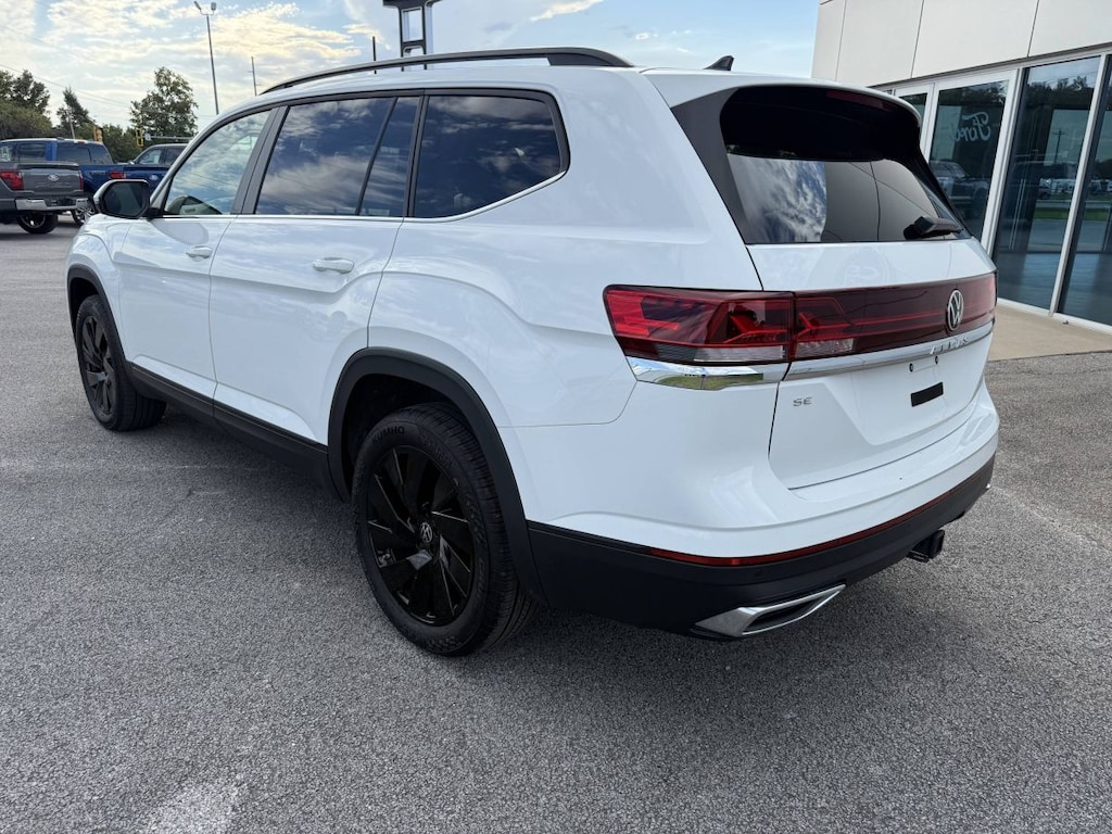 Used 2024 Volkswagen Atlas SE w/ Tech SUV