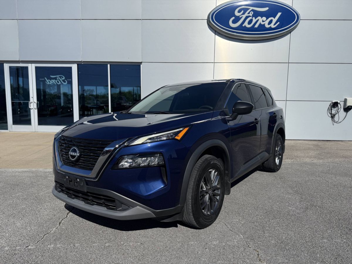 2023 Nissan Rogue S's photo