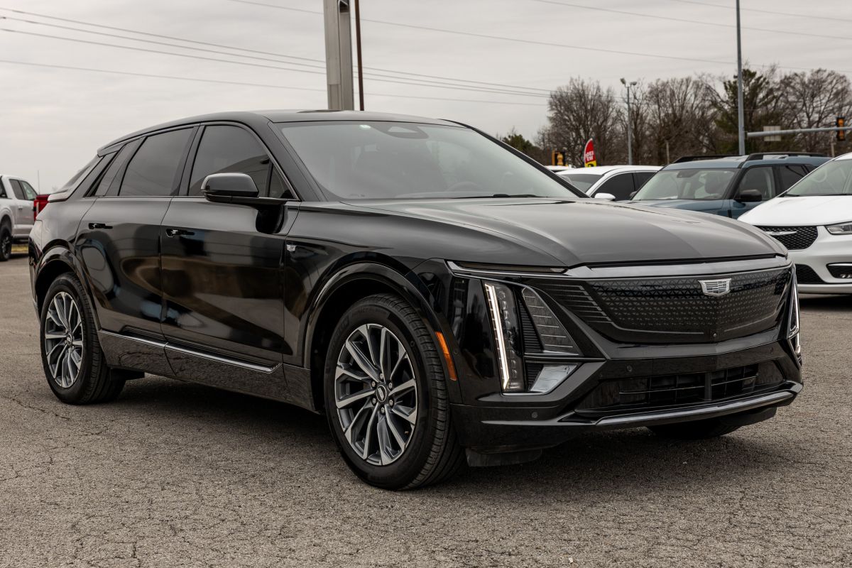 Used 2024 Cadillac LYRIQ Sport 1 with VIN 1GYKPTRL2RZ104530 for sale in Anna, IL