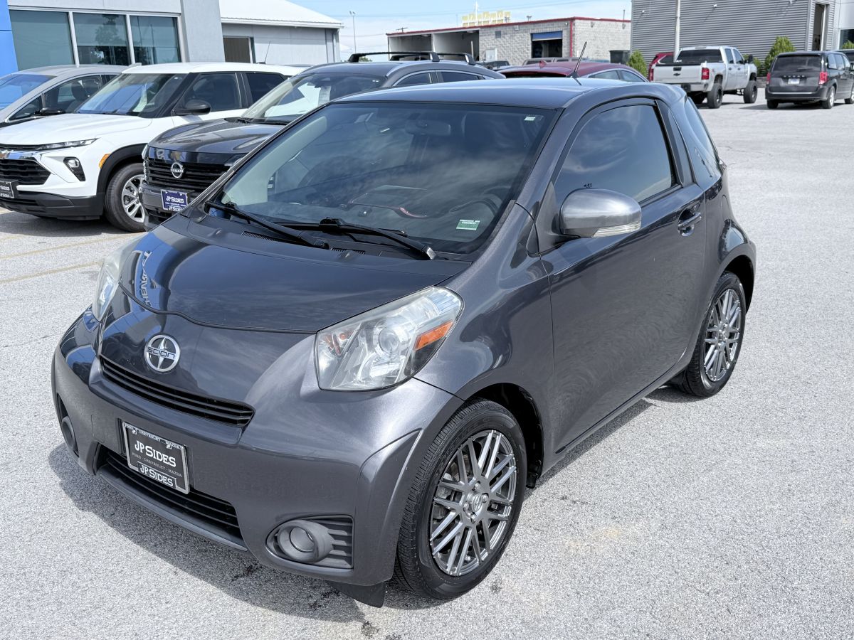 2012 Scion iQ 1.3 CVT's photo