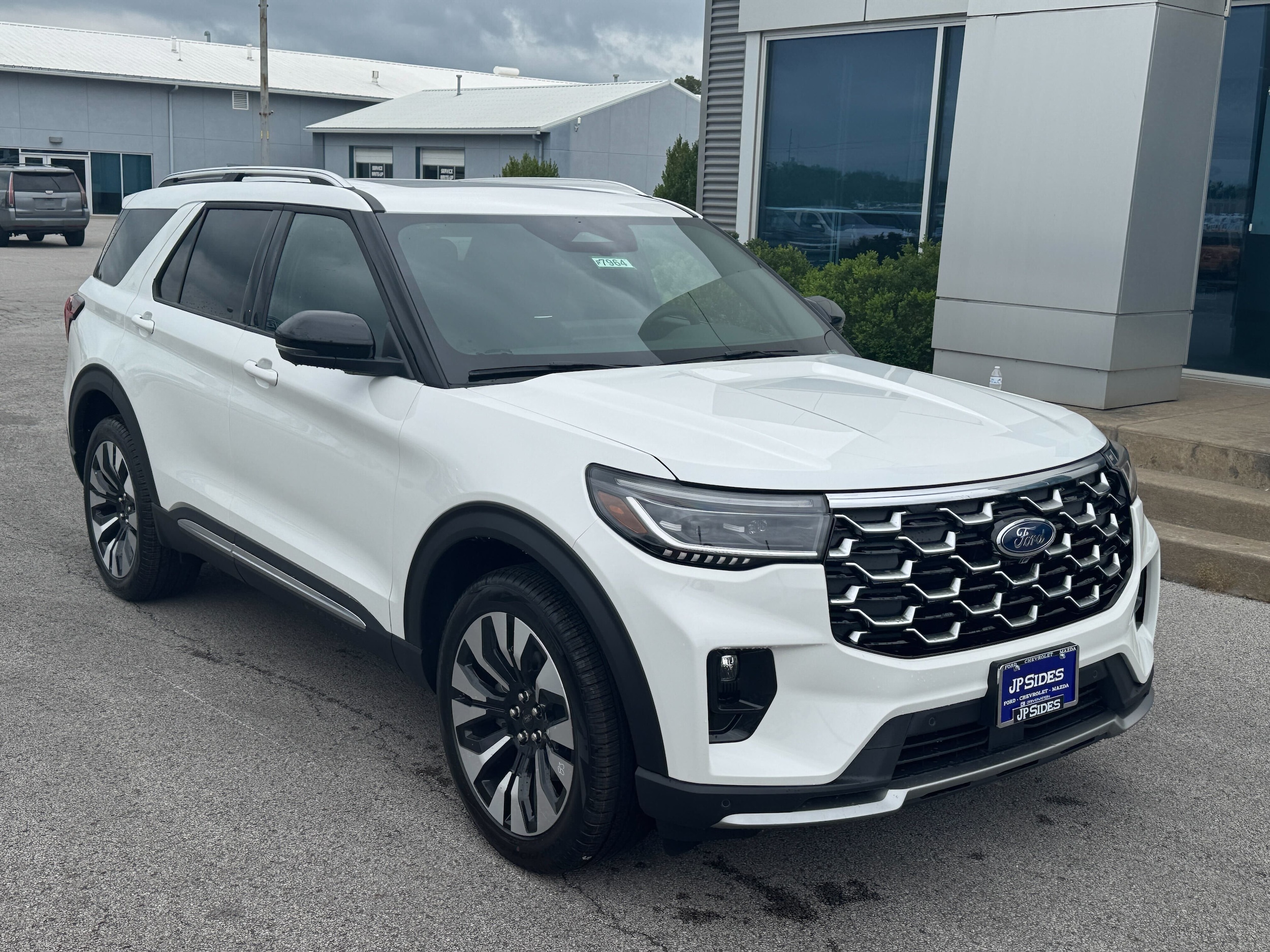 2026 Ford Explorer Platinum 4WD's photo