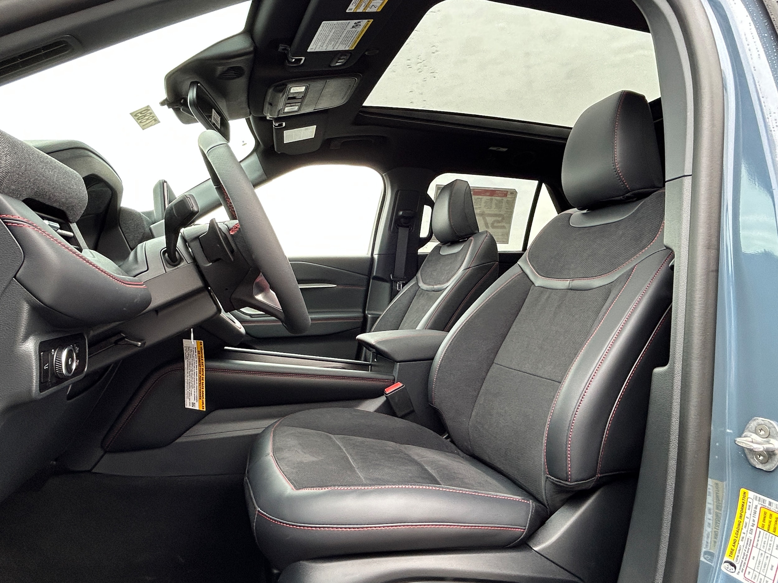 2026 Ford Explorer ST - Photo 8