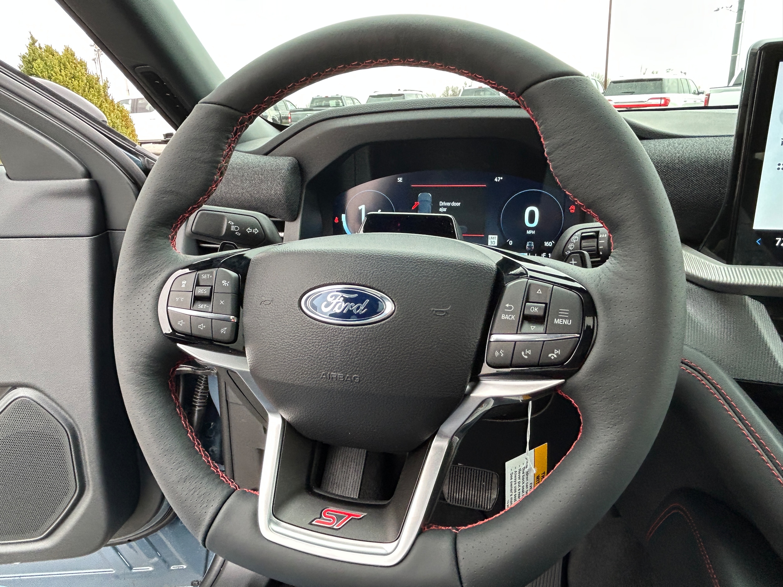 2026 Ford Explorer ST - Photo 14