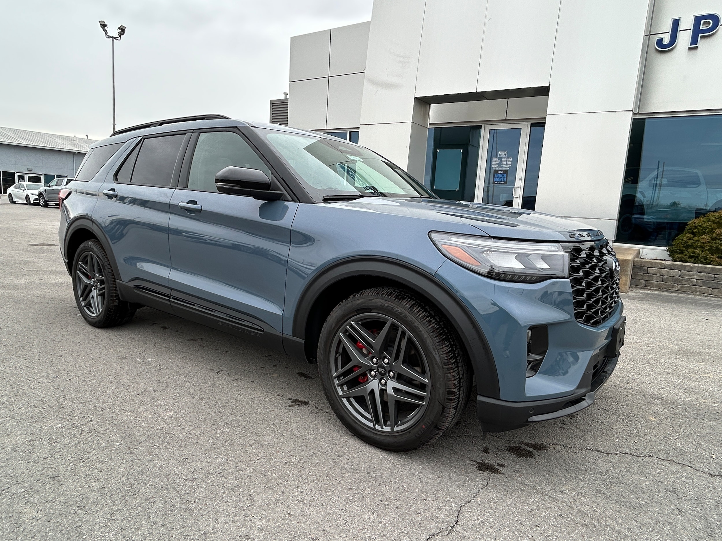 Vehicle Image 2