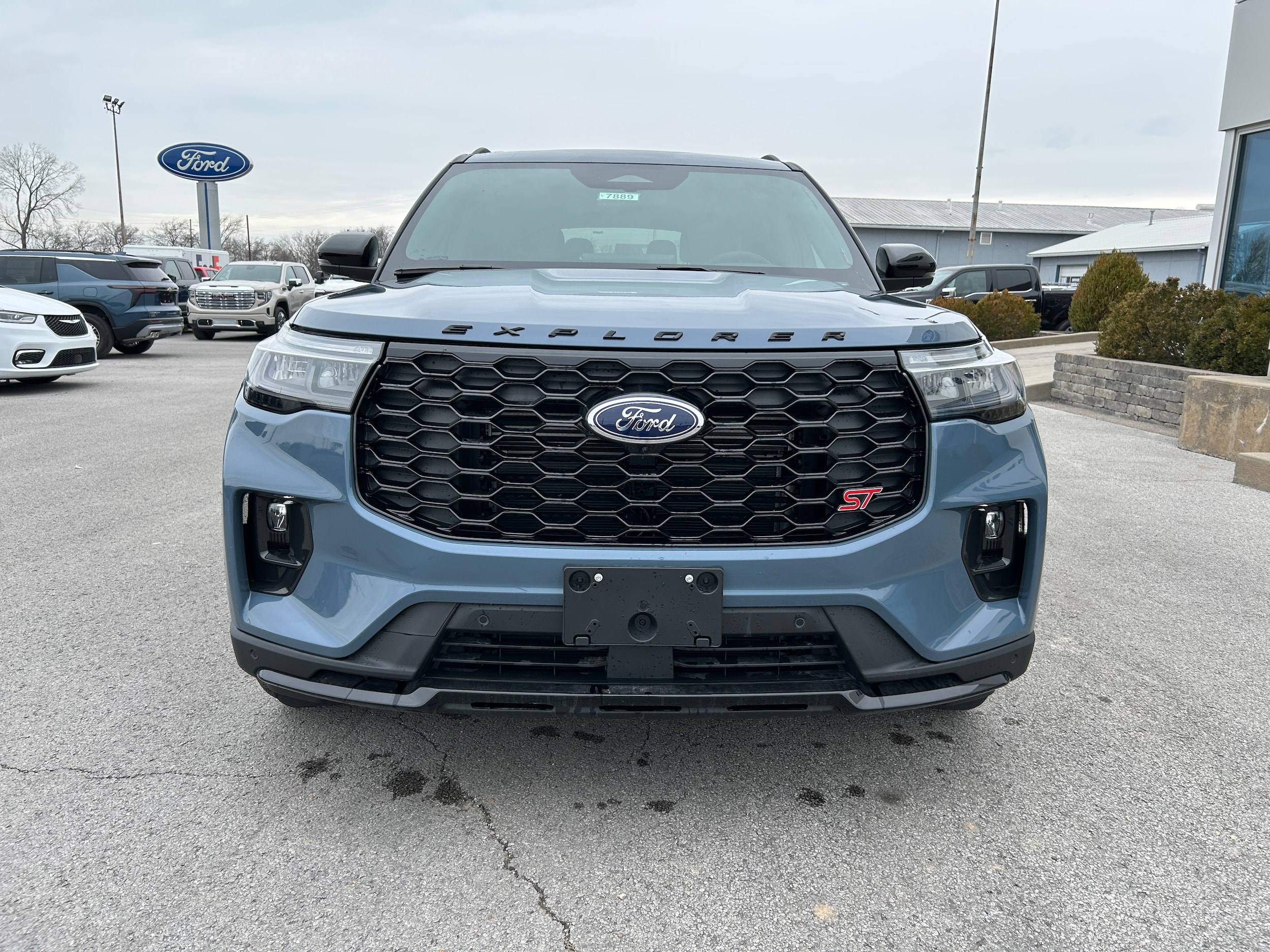 2026 Ford Explorer ST - Photo 7