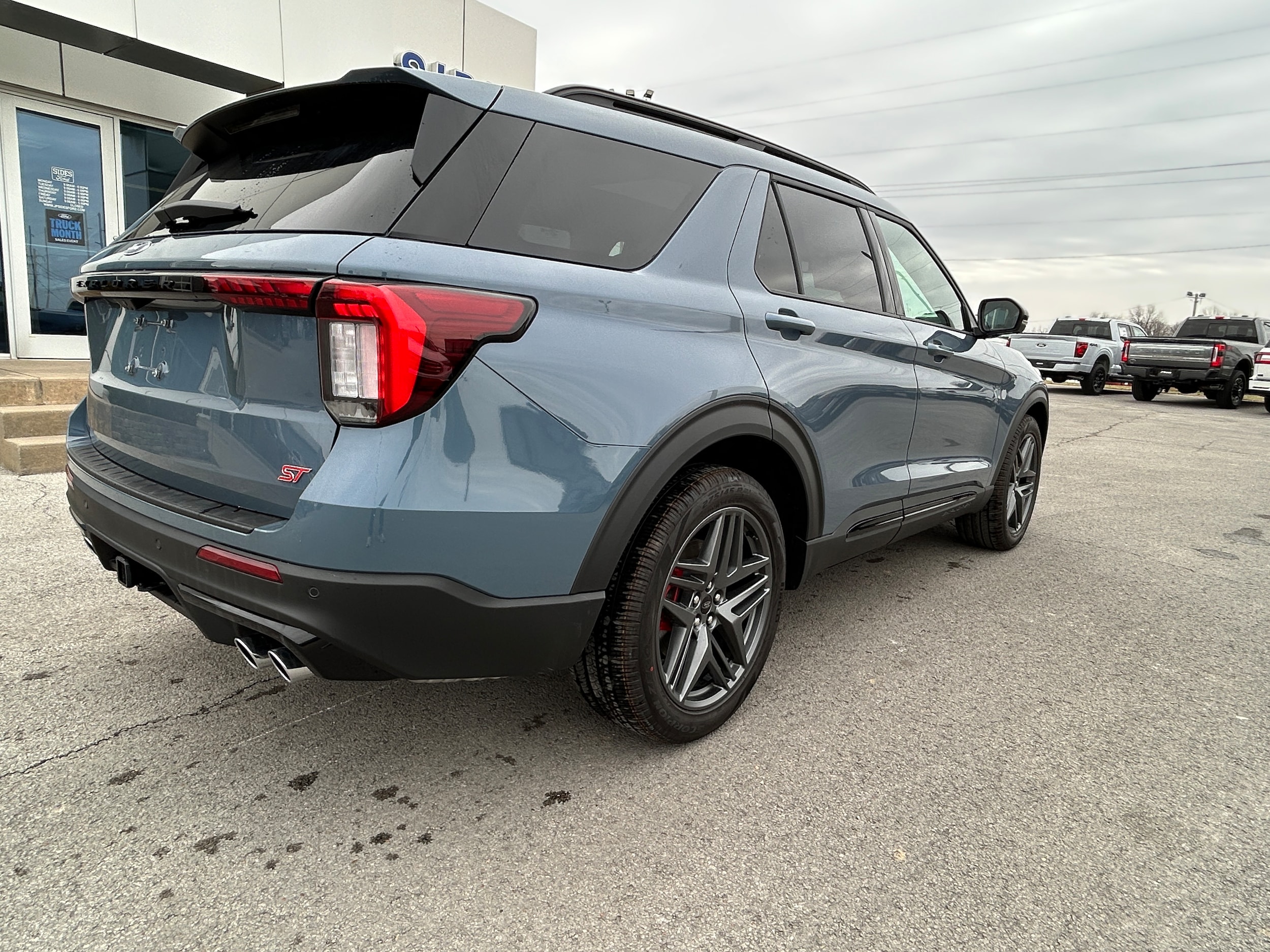 2026 Ford Explorer ST - Photo 6