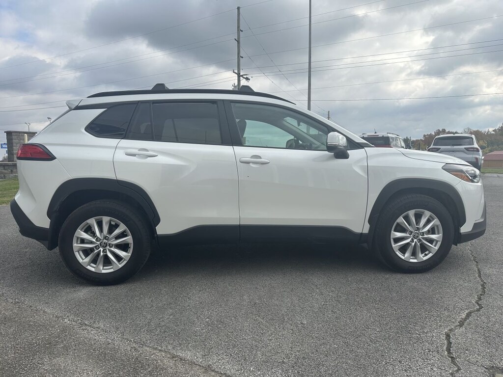 Used 2024 Toyota Corolla Cross LE SUV