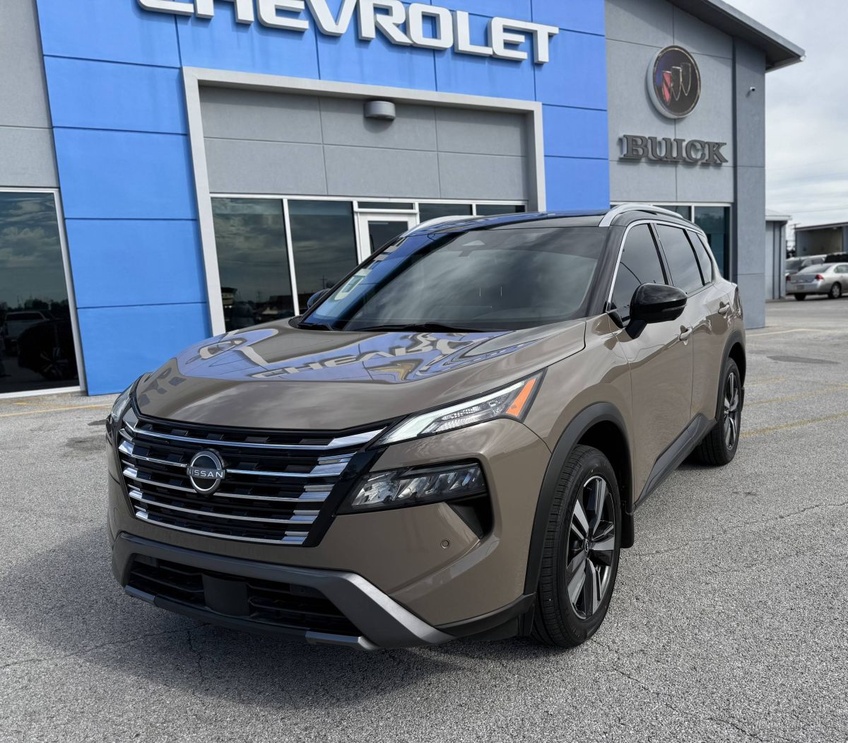 2024 Nissan Rogue SL's photo