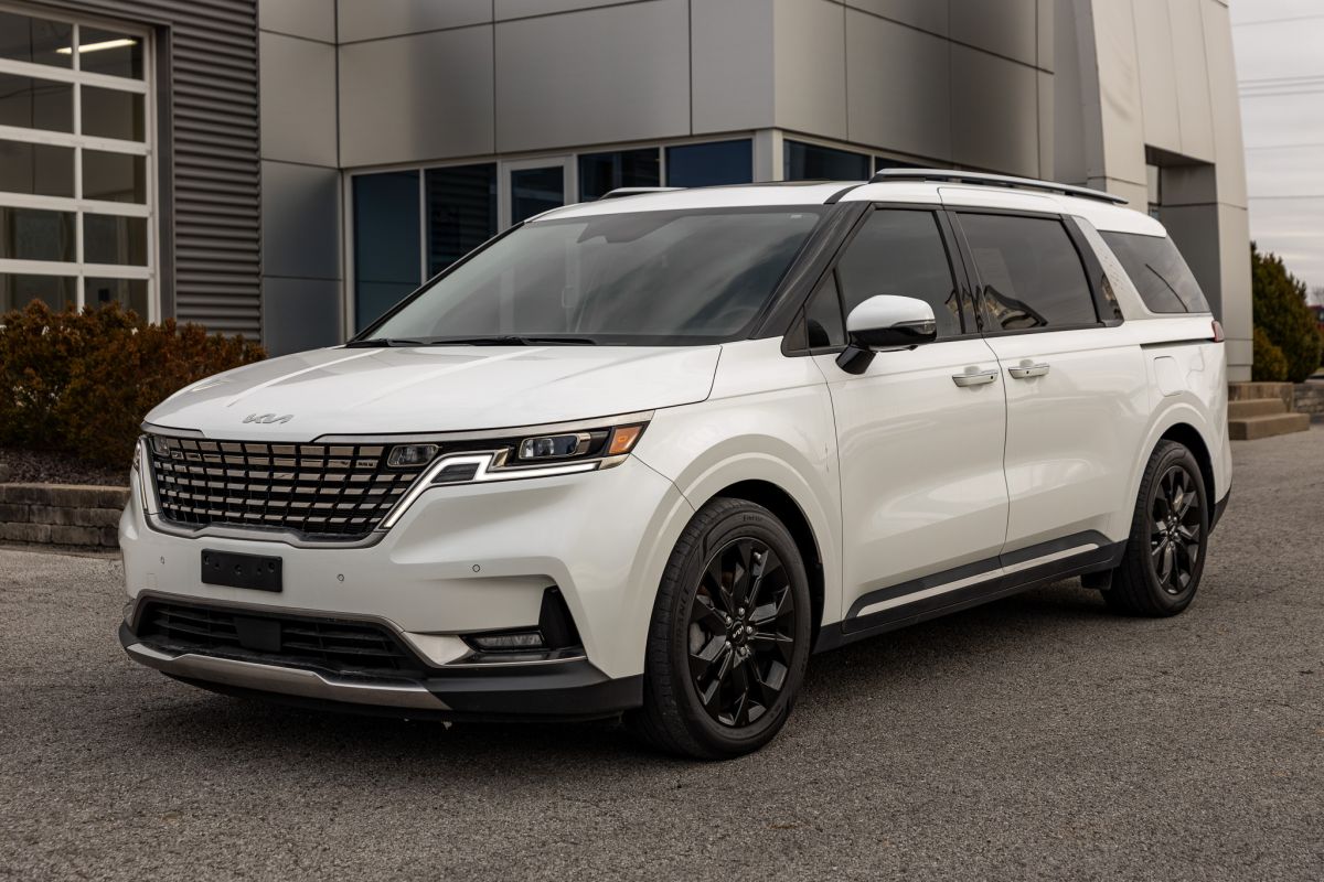 2024 Kia Carnival SX Prestige's photo