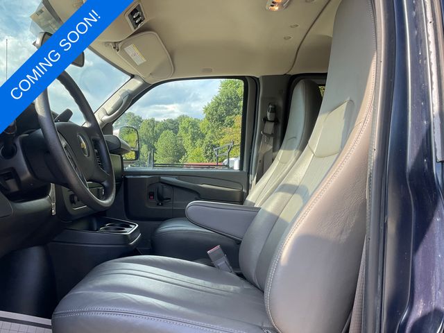 2015 Chevrolet Express 2500 LS Van photo 3