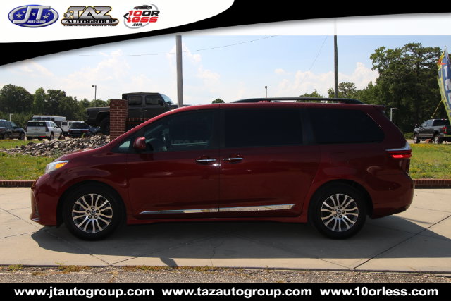 Used 2018 Toyota Sienna XLE Premium Minivan/Van