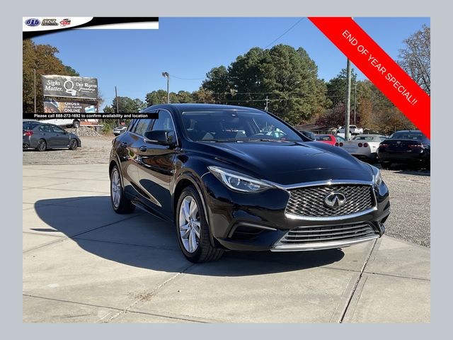 2017 INFINITI QX30 Base's photo