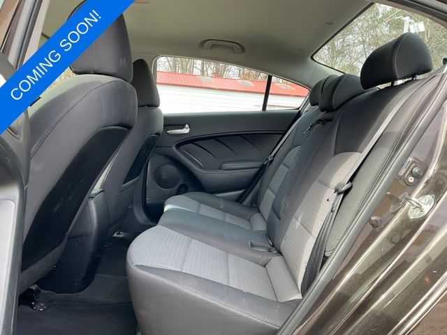 2017 Kia Forte LX photo 3