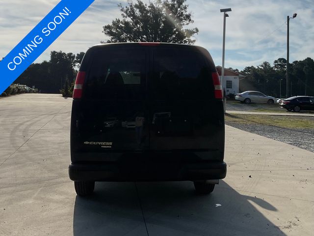 2015 Chevrolet Express 2500 LS Van photo 2